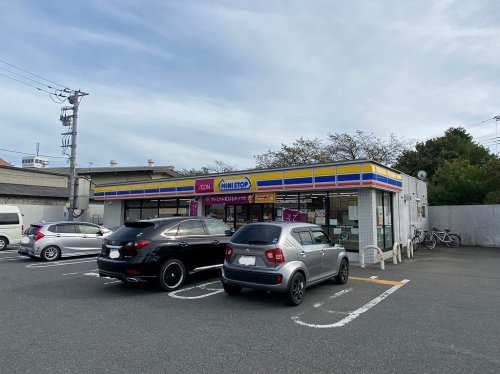 コンビニ　ミニストップ高崎上並榎店（コンビニ）まで879m
