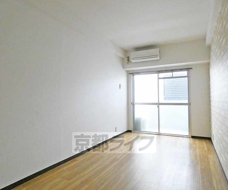 居室・リビング　広々としたお部屋です！