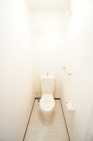 トイレ　※同物件・反転タイプの写真です。