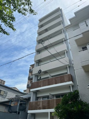 建物外観　ワンフロア２邸で全室角部屋です☆