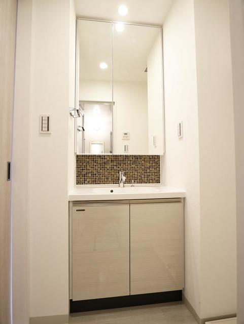洗面設備　※写真は同タイプ住戸です。