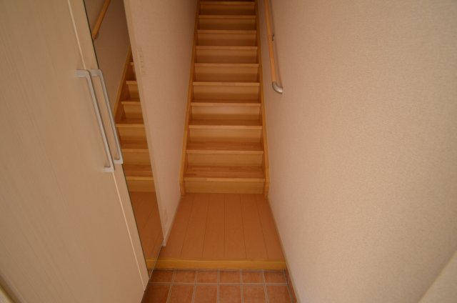玄関　収納付玄関