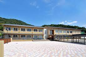 中学校　真庭市立北房中学校（中学校）まで2000m