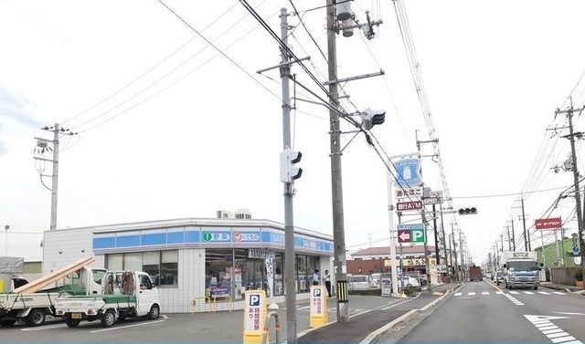 コンビニ　ローソン様（コンビニ）まで850m