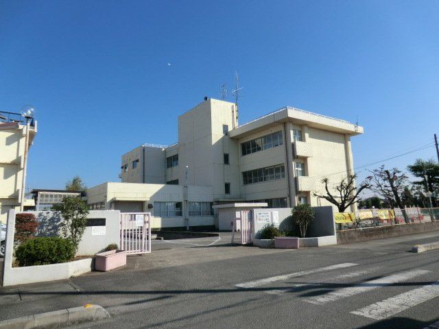 小学校　越谷市立川柳小学校（小学校）まで1237m
