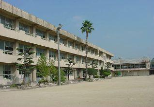 小学校　福山市立宜山小学校（小学校）まで2028m
