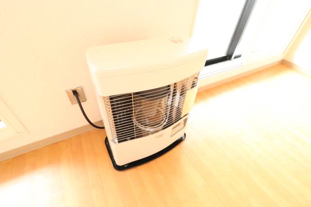 その他設備　灯油ストーブで冬もあったか♪