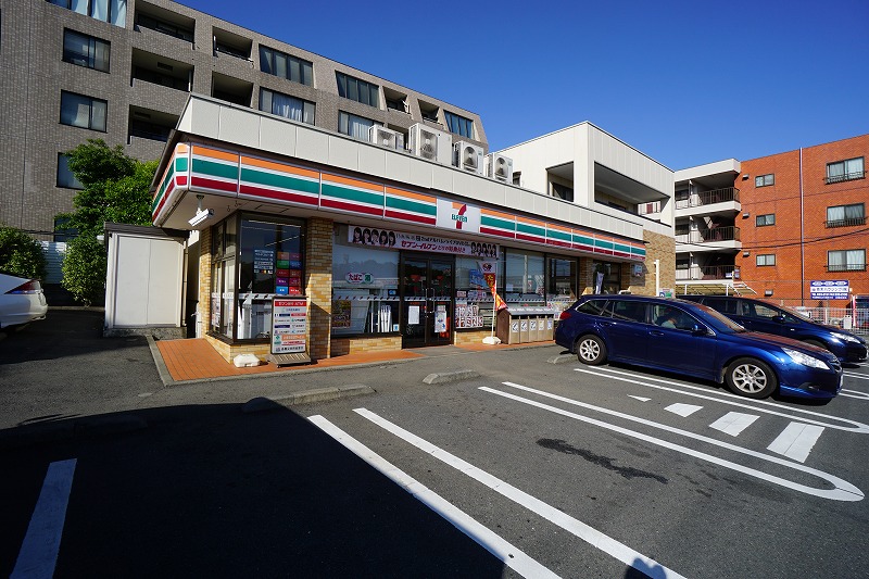 コンビニ　セブンイレブン 横浜田奈店（コンビニ）まで530m