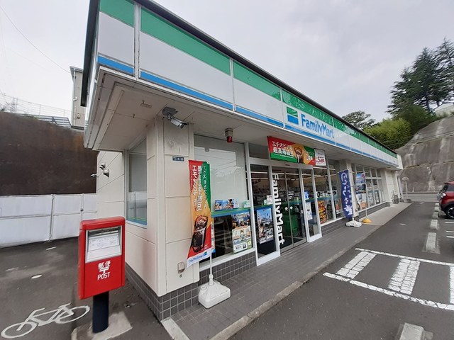 コンビニ　ファミリーマート塩竈松陽台店（コンビニ）まで1174m