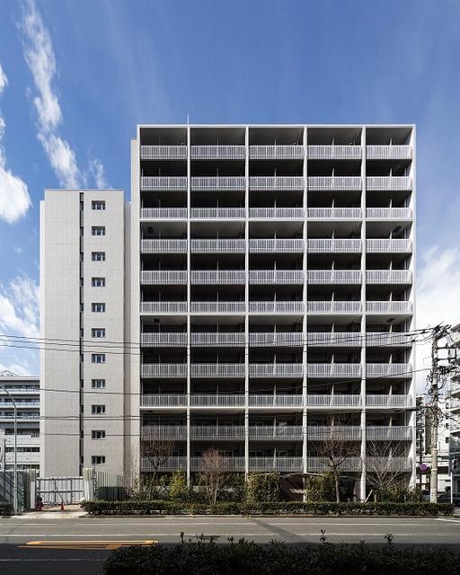 建物外観　落ち着いたグレー基調の外装が、都会的で洗練された印象です。