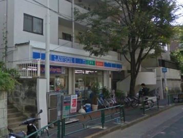 コンビニ　ローソン 日体大前（コンビニ）まで302m