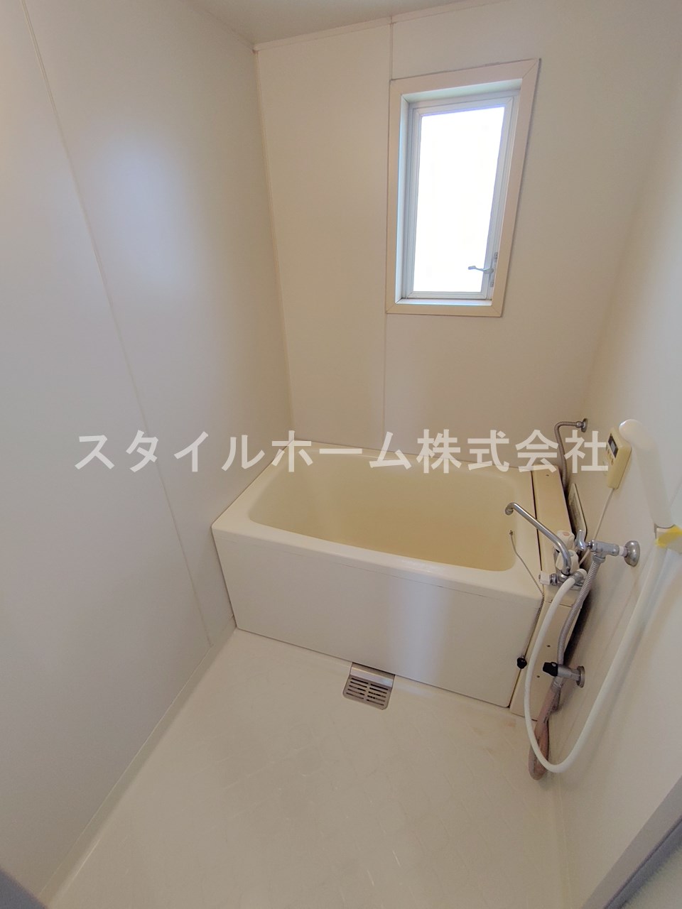 バス・シャワールーム　別部屋写真です。