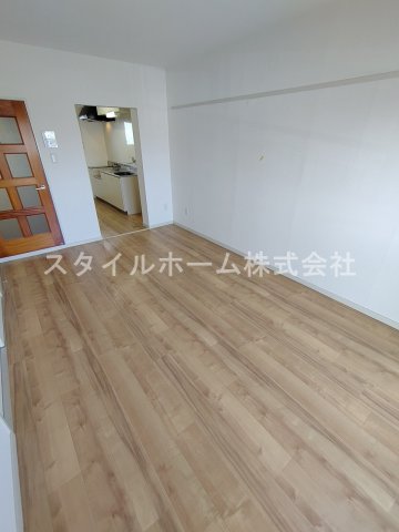 居室・リビング　別部屋写真です。