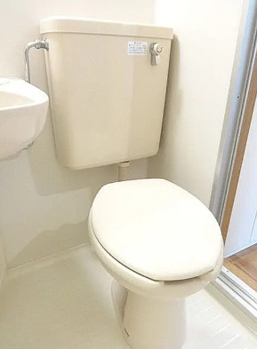 トイレ　別タイプ部屋　参考写真です