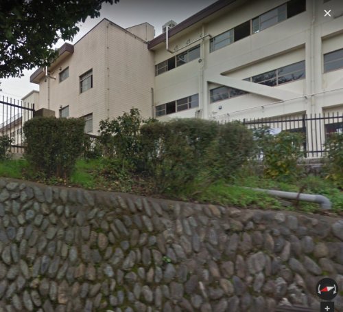 小学校　八王子市立第八小学校（小学校）まで304m