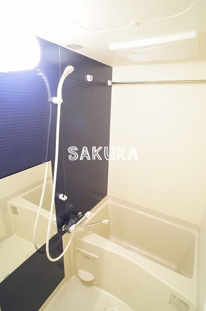 バス・シャワールーム　雨の日でも安心の浴室乾燥機付きです♪