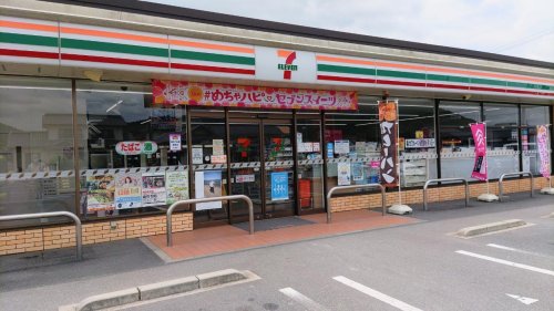 コンビニ　セブンイレブン 矢掛江良店（コンビニ）まで745m