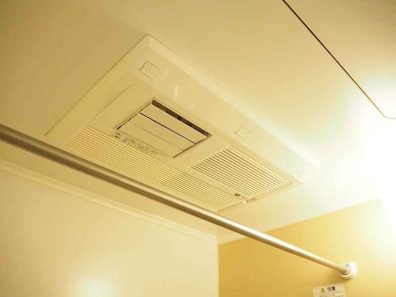 バス・シャワールーム　浴室乾燥機