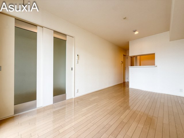 居室・リビング　別タイプのお部屋の写真です