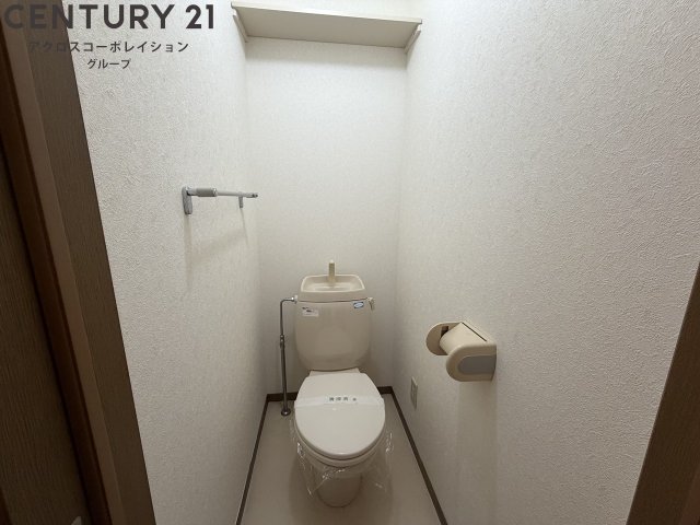 トイレ　温水洗浄便座付きのトイレです♪
