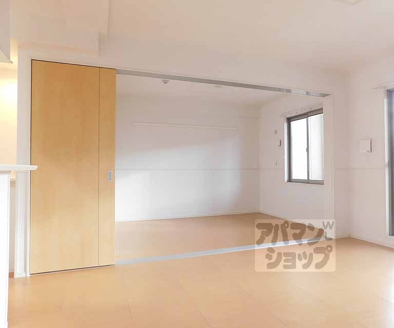 居室・リビング　広々と使えるお部屋です