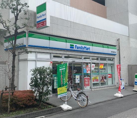 コンビニ　ファミリーマート 墨田両国東口店（コンビニ）まで20m