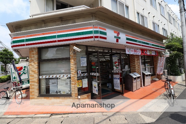 コンビニ　セブンイレブン（コンビニ）まで373m