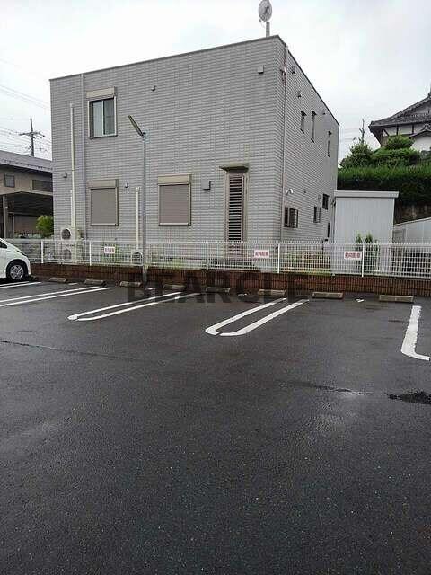 駐車場　車をお持ちの方に嬉しい駐車場付きの物件です