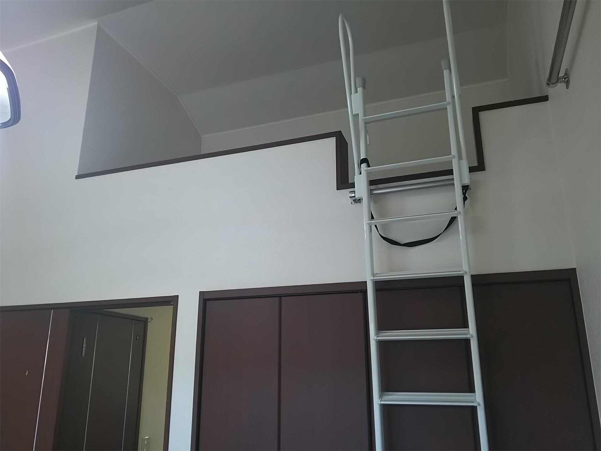 その他　荷物が置けるロフトあり
