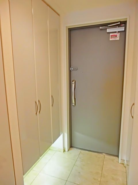 玄関　ゆったりとした玄関スペース