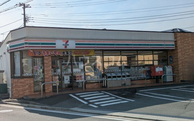 コンビニ　セブン-イレブン横浜瀬谷５丁目店（コンビニ）まで974m