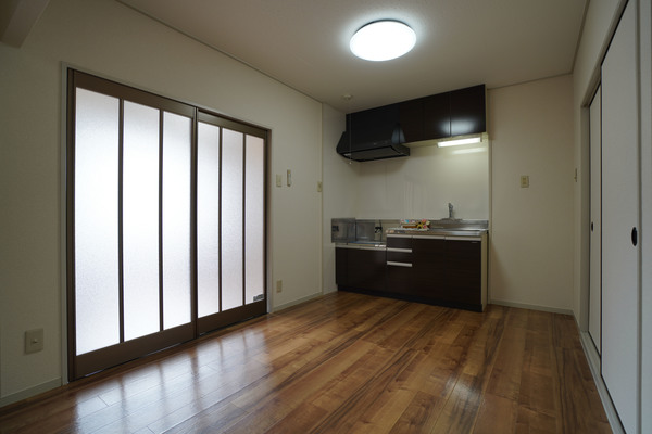 キッチン　同じ建物の別のお部屋