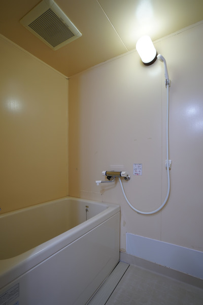 バス・シャワールーム　同じ建物の別のお部屋