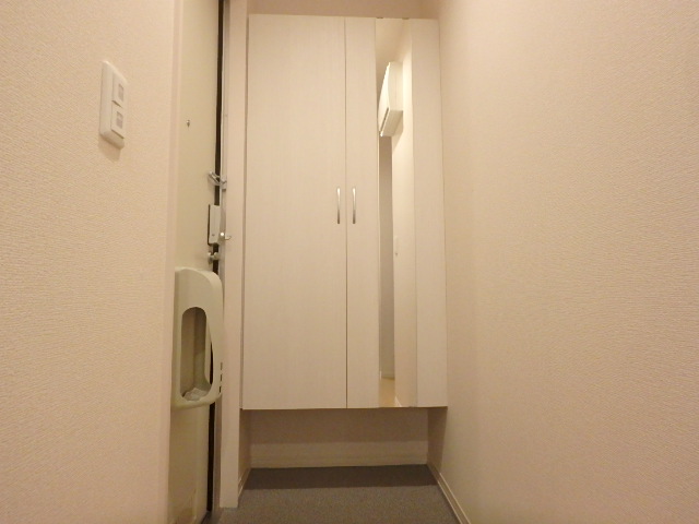 玄関　同建物別号室