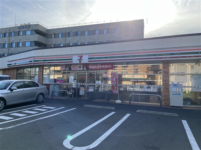 コンビニ　セブンイレブン　横浜鴨居5丁目店（コンビニ）まで239m