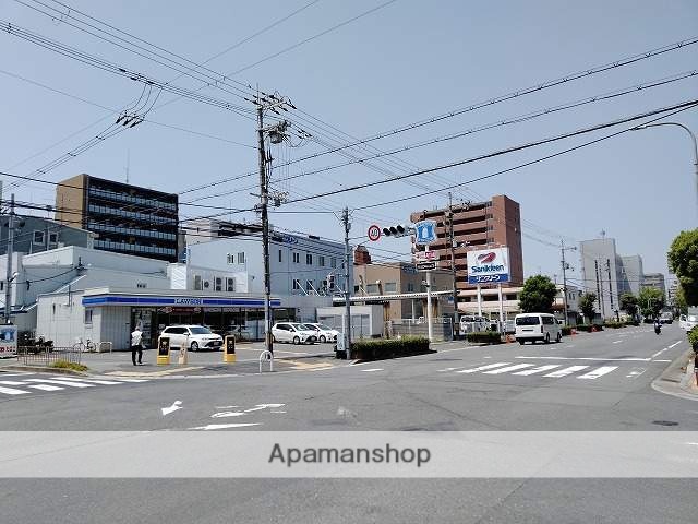 コンビニ　ローソン（コンビニ）まで65m
