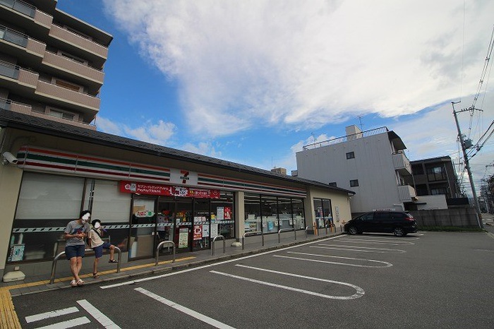 コンビニ　セブンイレブン京都壬生川仏光寺店（コンビニ）まで150m