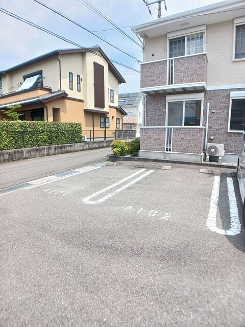 駐車場　駐車場