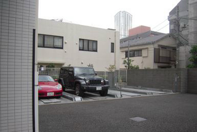 駐車場　★《見学予約受け付け中》設備充実のハイグレード賃貸マンショ