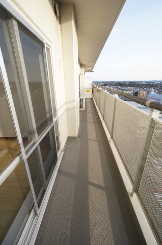 バルコニー　水曜日、営業時間外もご相談ください！