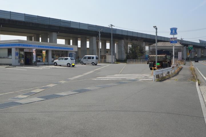 コンビニ　ローソン（コンビニ）まで516m