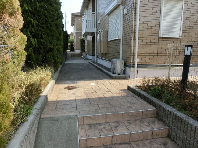 エントランス　広々としたエントランス。