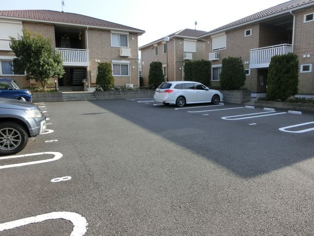駐車場　駐車場付きの物件になります。