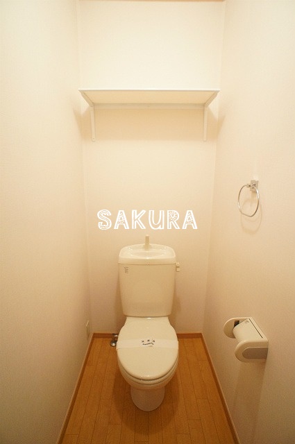 トイレ　落ち着いた色調のトイレです♪