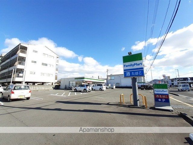 コンビニ　ファミリーマート高須新町店（コンビニ）まで329m