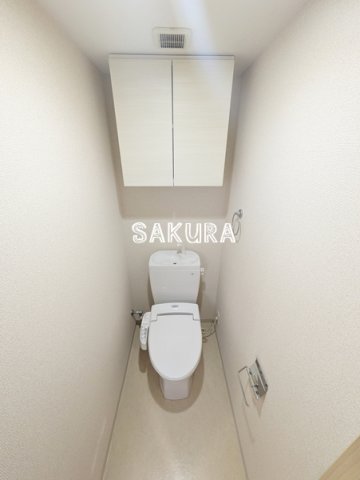 トイレ　落ち着いた色調のトイレです♪