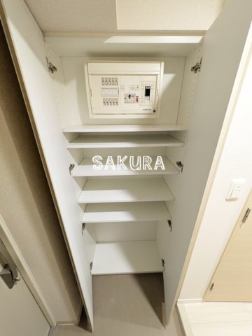 玄関　収納豊富なシューズボックスです♪