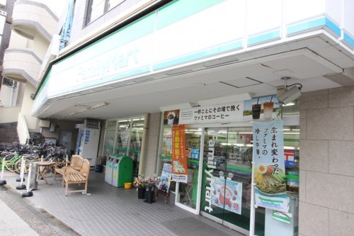 コンビニ　ファミリーマート 松山金沢文庫店（コンビニ）まで97m