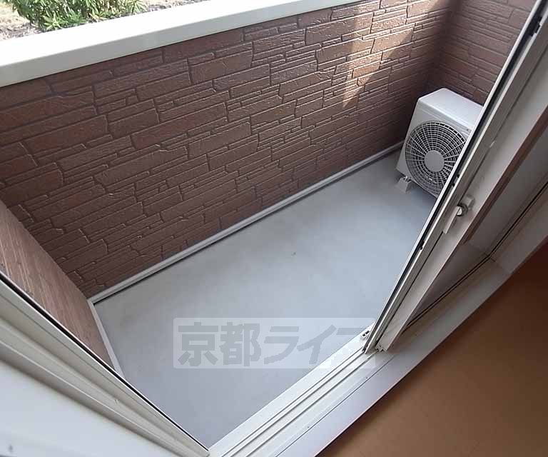 バルコニー　洗濯物も干せますスペース。