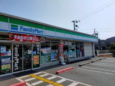 コンビニ　ファミリーマート加古川別府西脇（コンビニ）まで600m